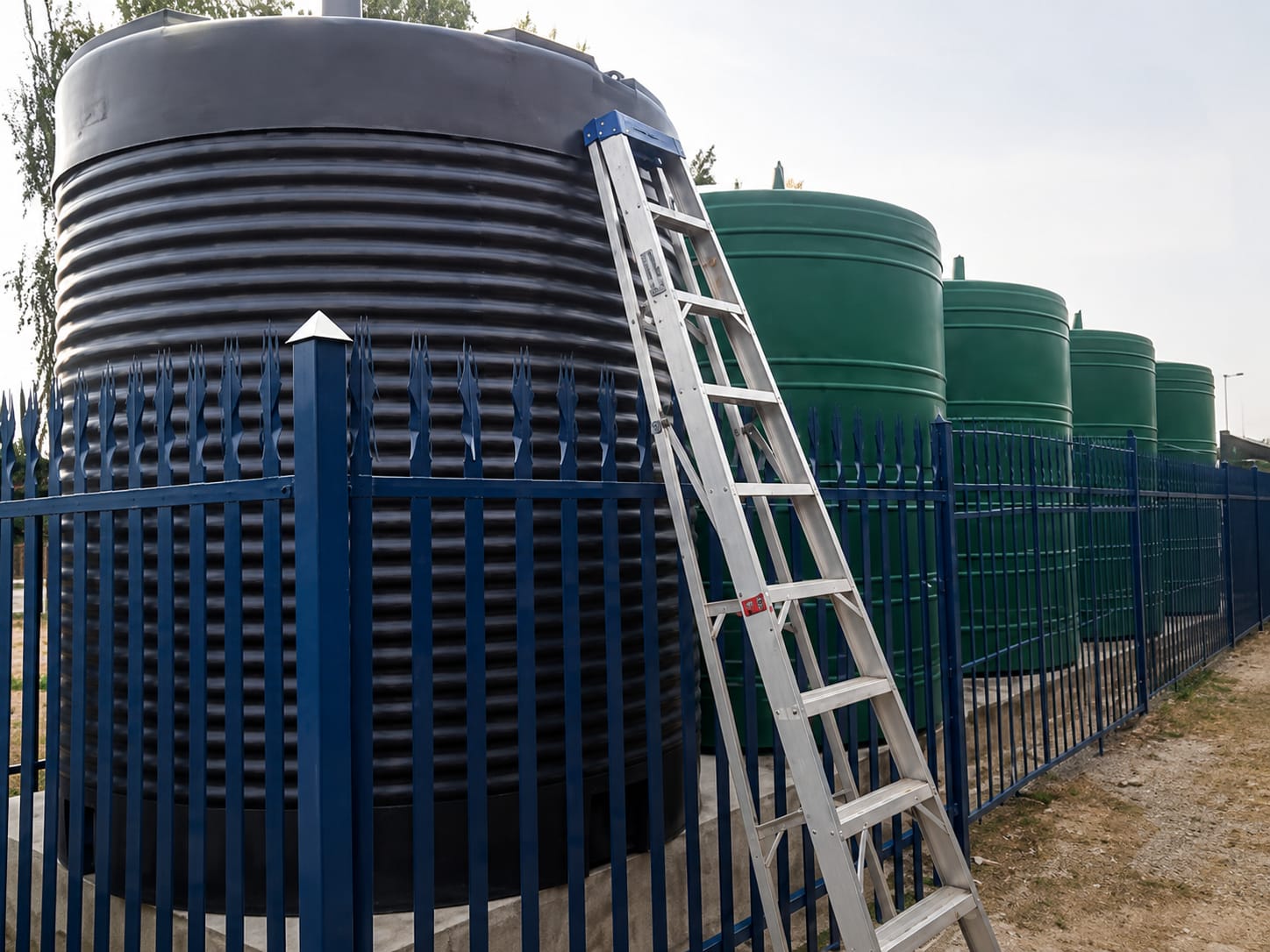 Water pipe network connecting tanks